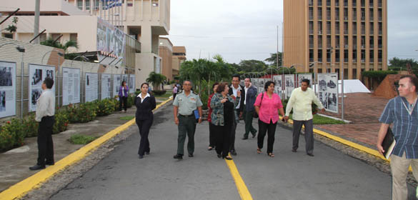 "Diputada Iris Montenegro y estudiantes de Curso de Seguridad y Defensa"