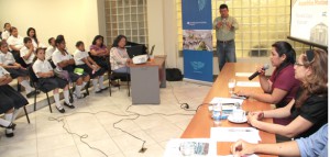 "Diputada Perla Castillo con Alumnos de Casa Nazareth"