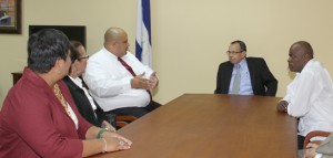 "Presidente AN de Nicaragua conversando con homologo de Belice"