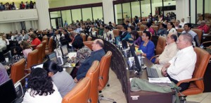 "Plenario aprobando decreto"