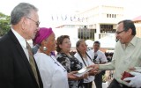 "Ing.Rene Nuñez entrega libro a Junta Directiva"
