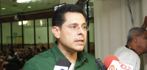 "Dip.Walmaro Gutierrez, Pdte.Comision de Produccion"