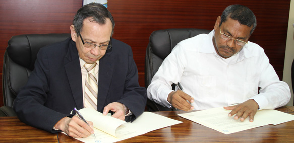 "Ing.Rene Nuñez y lic.Alberto Guevara"