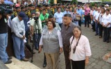 "Junta Directiva colocando ofrenda floral"